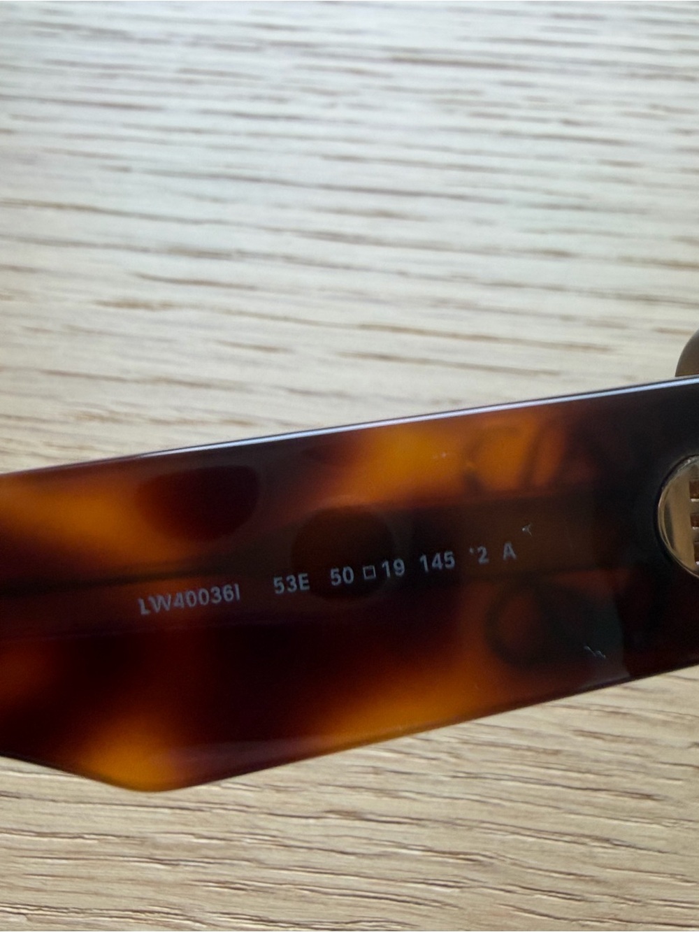 Loewe LW40036I Tortoiseshell Cat-Eye Sunglasses | Made in Italy - Picture 4 of 6